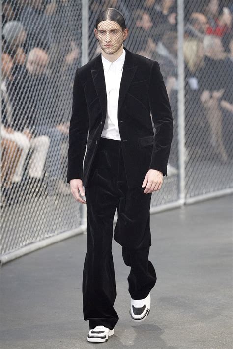 givenchy fall winter 2014 men& 39|Givenchy Fall 2014 Menswear Collection .